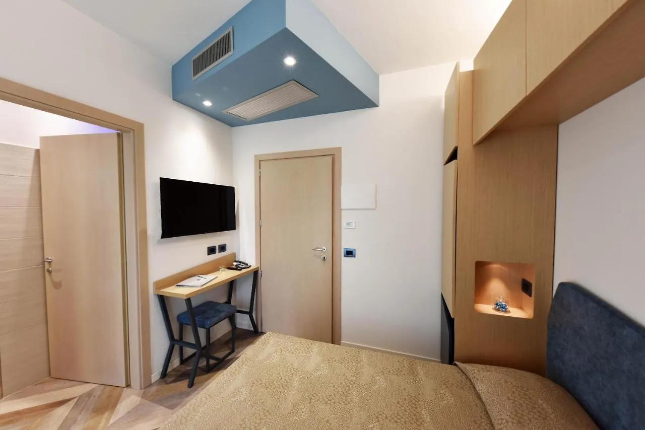 Color Hotel Rimini 3*,  Italien