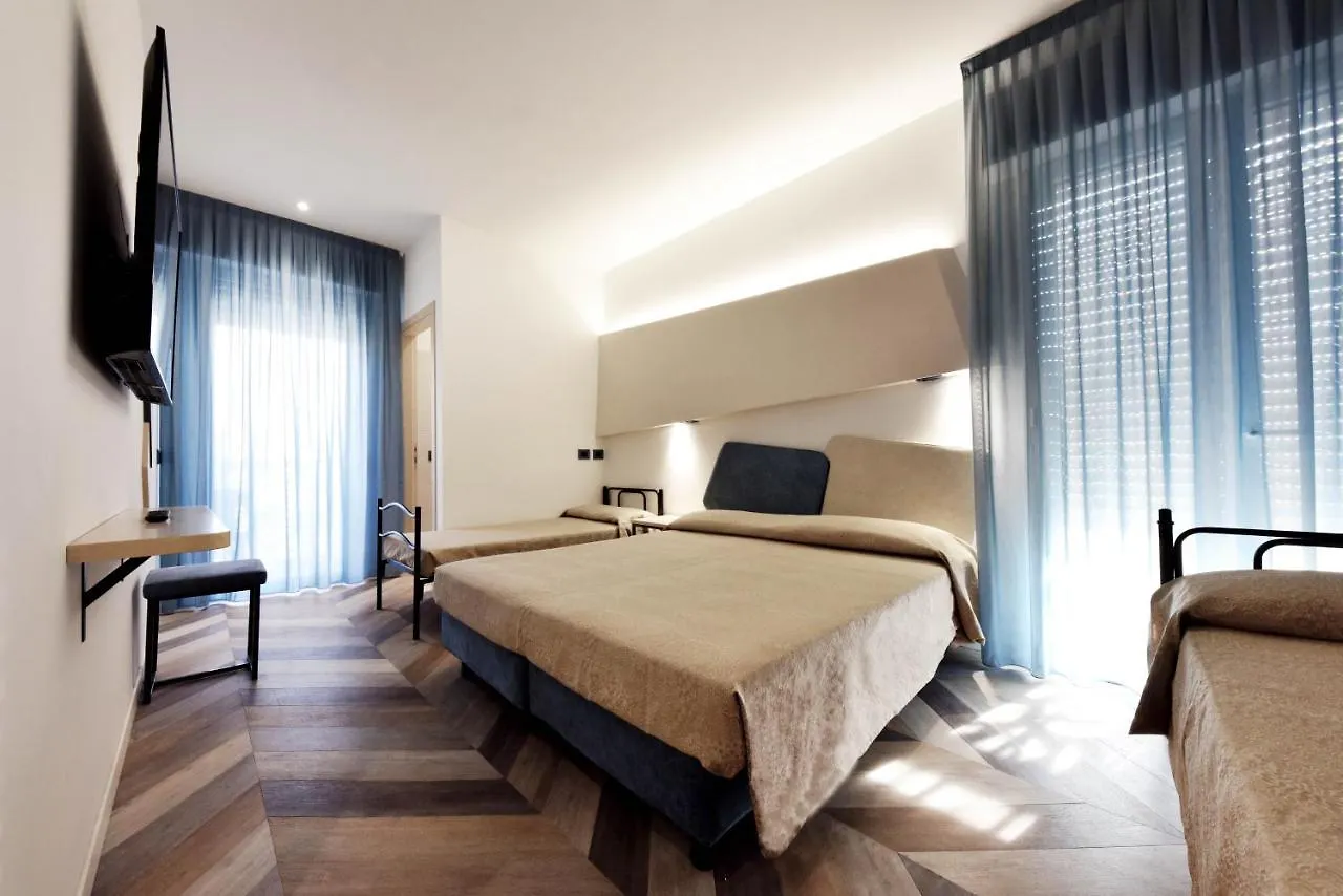 Color Hotel Rimini 3*,